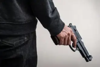 مشاجرة في مخيم البقعة تُصيب شخصاً بجروح خطيرة وتستدعي تدخل الأمن