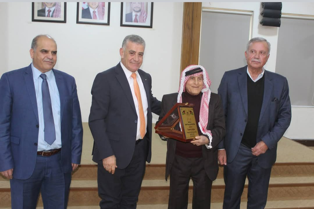 رابطة أبناء بني عبيد تكرّم نخبة حملة الدكتوراة تقديراً لإسهاماتهم في خدمة العلم