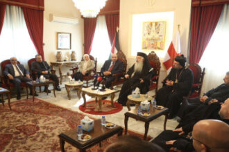 المطران خريستوفوروس يستقبل رئيس مجلس النواب بمناسبة عيد الميلاد المجيد