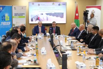 توقيع اتفاقية لتسخين المياه بالطاقة الشمسية في 33 مستشفى حكومياً