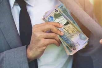 ديوان المحاسبة يكشف صرف رواتب بلا وجه حق ويطالب بإجراءات عاجلة في وزارة الإدارة المحلية