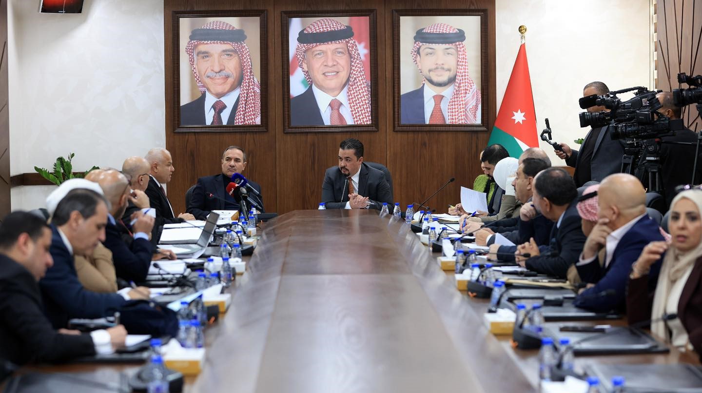 صورة حول : النواب والحكومة يحسمون الجدل: لا زيادة على اشتراكات الضمان ولا مساس بالحقوق المكتسبة النواب والحكومة يحسمون الجدل: لا زيادة على اشتراكات الضمان ولا مساس بالحقوق المكتسبة