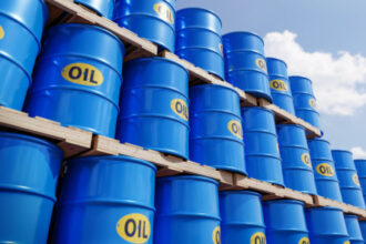 النفط يواصل الصعود بدعم من قوة الاقتصاد الأميركي ومخاوف الإمدادات