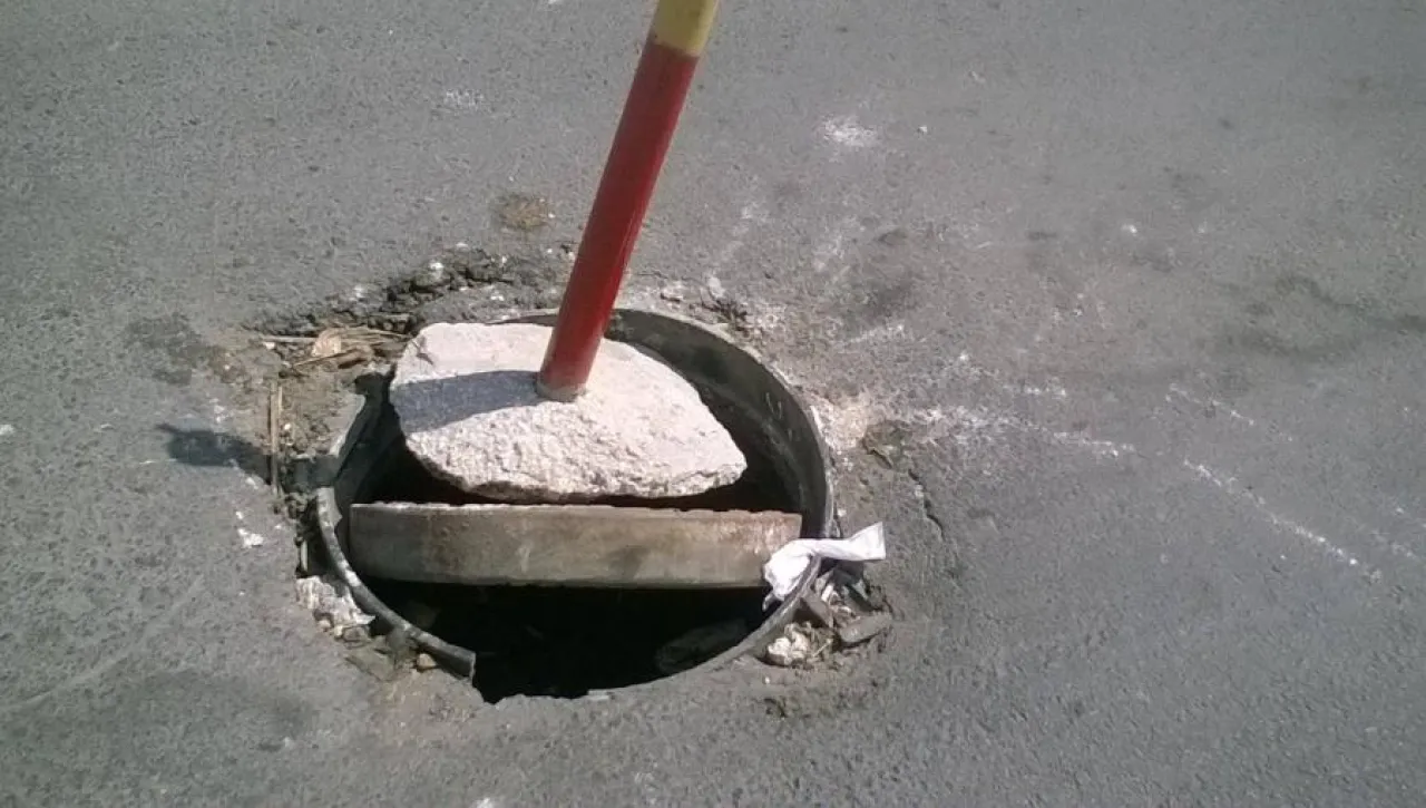 صورة حول : بلدية الزرقاء تنفذ حملة على محال السكراب لمواجهة سرقة مناهل مياه الأمطار بلدية الزرقاء تنفذ حملة على محال السكراب لمواجهة سرقة مناهل مياه الأمطار