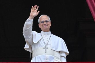 البابا يطالب بوقف عالمي لإطلاق النار بمناسبة عيد الميلاد