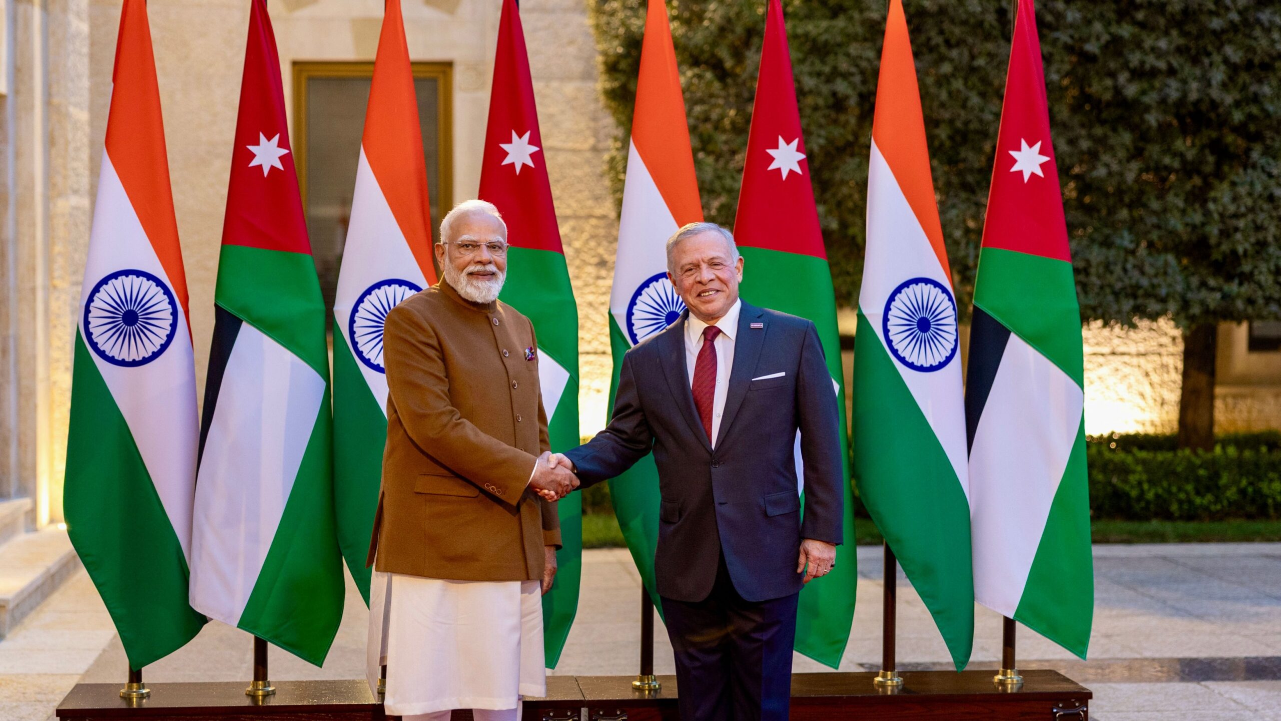 صورة حول : الرواجبة: شراكات الاتصالات مع الهند تعزز الابتكار وتدعم تنافسية القطاع الأردني الرواجبة: شراكات الاتصالات مع الهند تعزز الابتكار وتدعم تنافسية القطاع الأردني