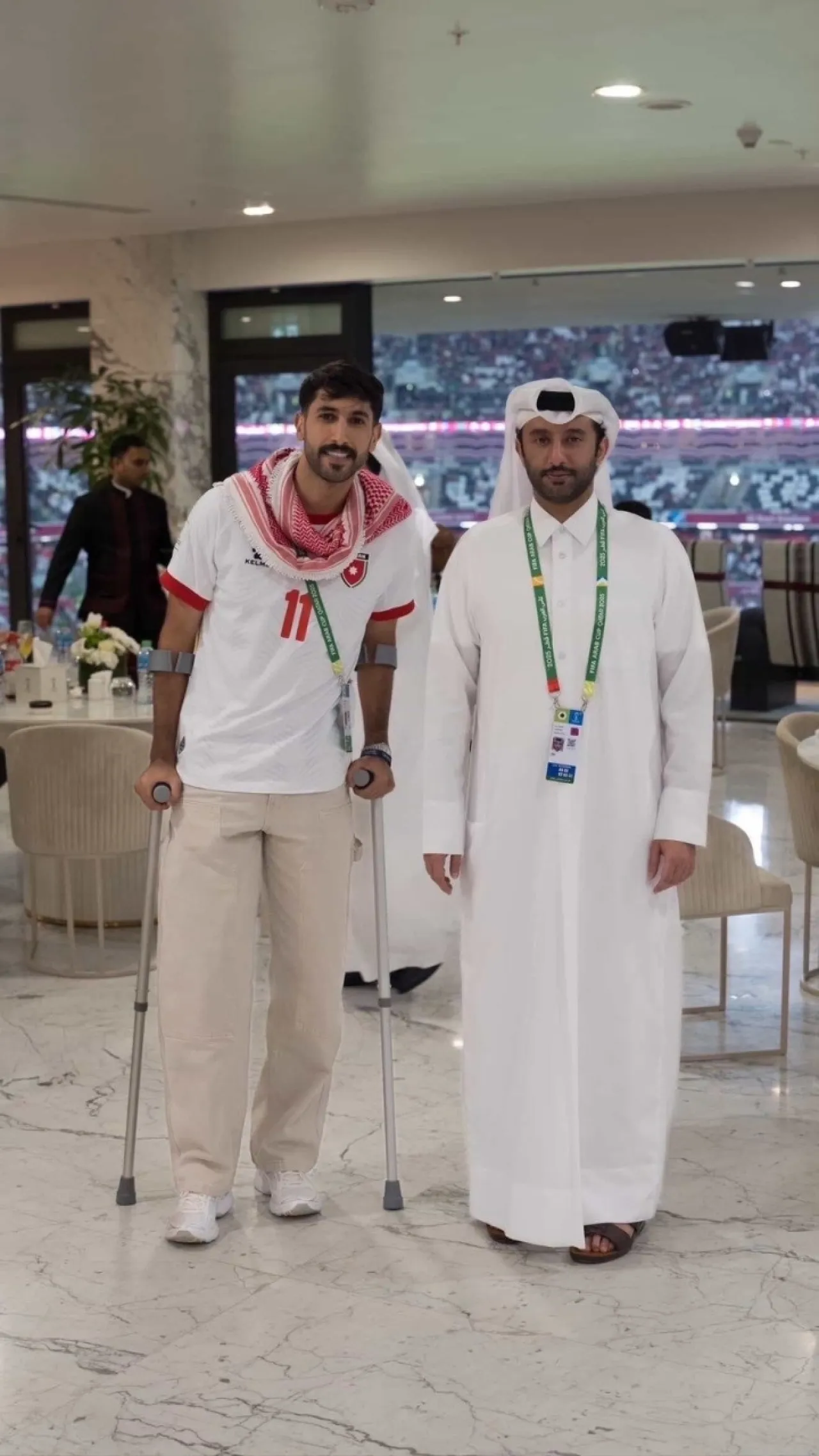 صورة حول : الشيخ تميم يطمئن على صحة لاعب المنتخب الأردني يزن النعيمات الشيخ تميم يطمئن على صحة لاعب المنتخب الأردني يزن النعيمات