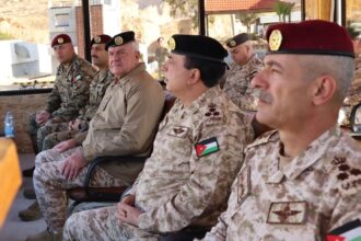 رئيس هيئة الأركان يرعى تخريج دورة مكافحة الإرهاب في مدرسة الأمير هاشم لتدريب القوات الخاصة