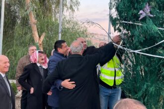 إضاءة شجرة عيد الميلاد في الكرك تحت شعار المحبة والسلام