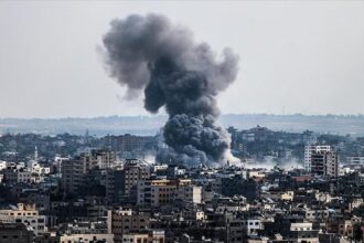 11 إصابة بقصف مدفعي إسرائيلي على منطقة منسحب منها الجيش في مدينة غزة