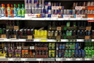 الكويت تقنن بيع مشروبات الطاقة وتفرض قيوداً صارمة لحماية الصحة العامة