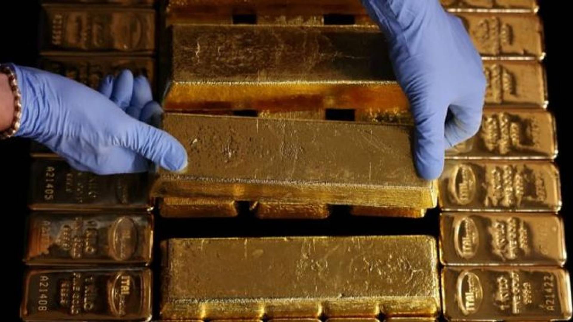 الذهب عند مفترق الطرق: بين القمم التاريخية وتصحيح محتمل