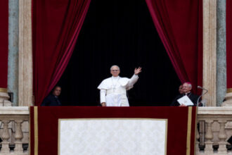 البابا لاوون الرابع عشر يدعو للحوار والشجاعة لوقف الحروب