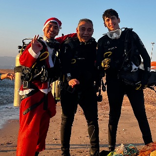 بيت العقبة وفندق العقبة وجمعية العقبة للغوص يحتفلون بالأعياد المجيدة بطريقة مبتكرة وغير مسبوقة!