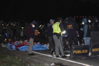 وفاة 15 شخصاً إثر سقوط حافلة في وادٍ بغرب غواتيمالا