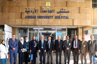 وفد طبي من مستشفى وجامعة إسطنبول يطلع على تجربة مستشفى الجامعة الأردنية في زراعة الكبد