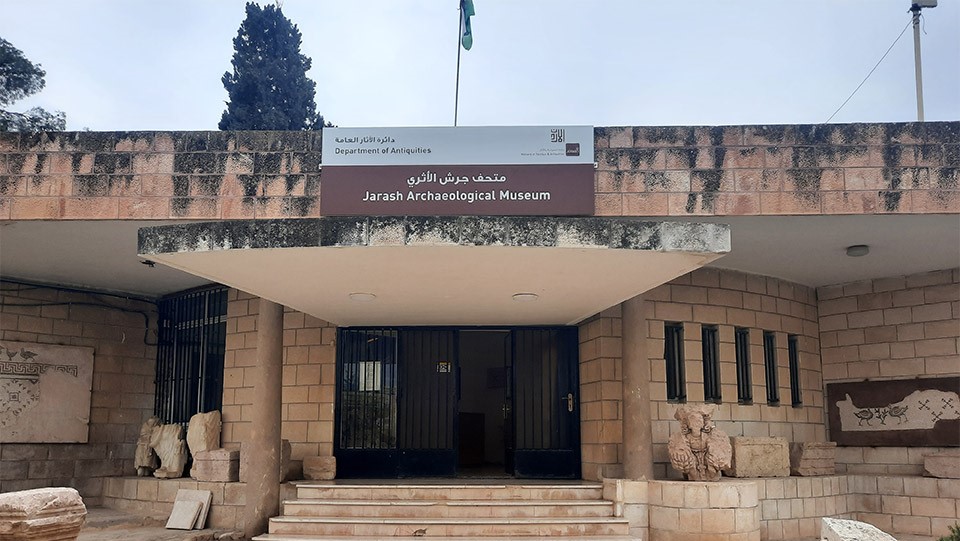 متحف آثار جرش.. شاهد على تعاقب الحضارات ومرجع علمي للسياح والباحثين