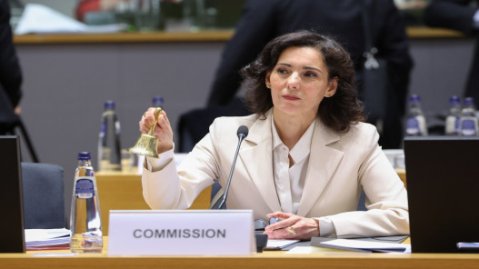 المفوضة الأوروبية: قيود إسرائيل على المنظمات الإنسانية في غزة تهدد وصول المساعدات المنقذة للحياة