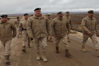 الحنيطي يتفقد وحدات عسكرية على الواجهة الشمالية ويشدد على الجاهزية والاستجابة السريعة