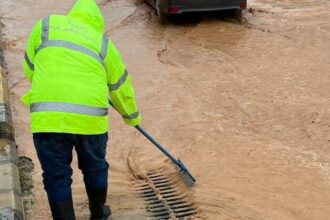 بلدية مادبا تتعامل مع 300 بلاغ جراء الأمطار الغزيرة