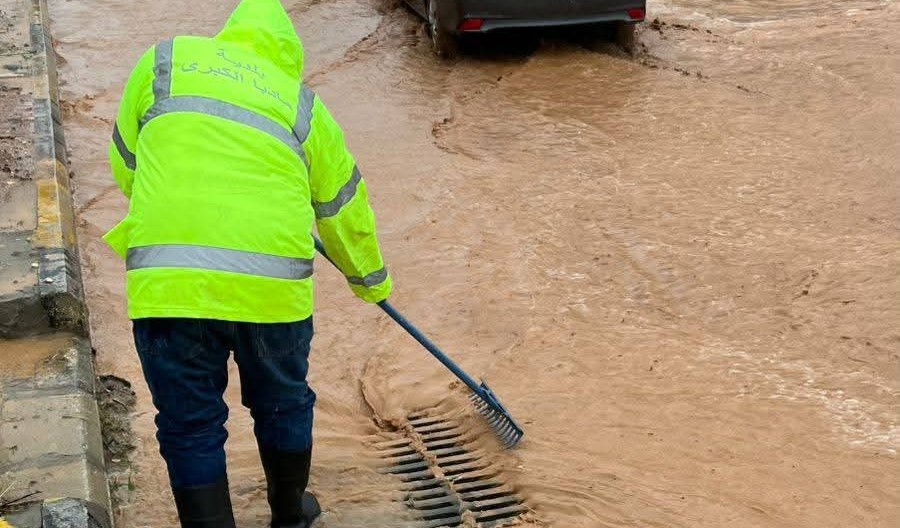بلدية مادبا تتعامل مع 300 بلاغ جراء الأمطار الغزيرة