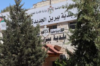 بلدية بيرين تمدد دوام “المسقفات” حتى السادسة مساءً للاستفادة من الإعفاءات