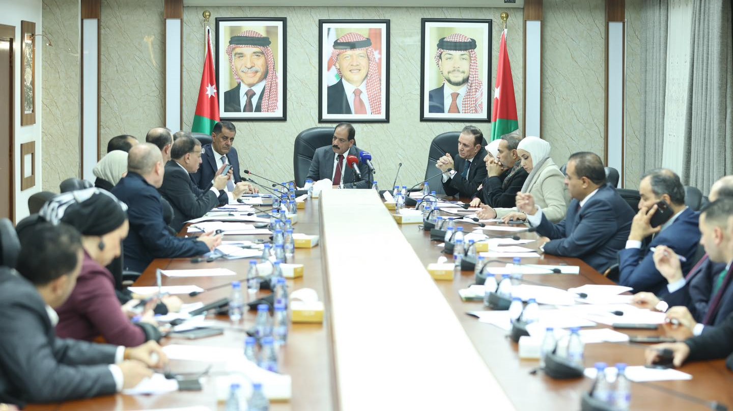 صورة حول : القانونية النيابية تواصل مناقشة تعديلات قانون الكاتب العدل القانونية النيابية تواصل مناقشة تعديلات قانون الكاتب العدل