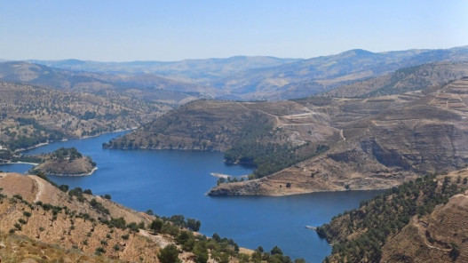 ارتفاع نسبة التخزين في سد الملك طلال إلى 52% منذ بداية الموسم المطري