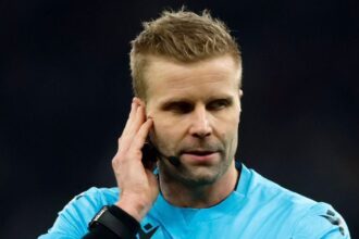 الحكم الدولي يعتذر رسميًا لجماهير المغرب والأردن