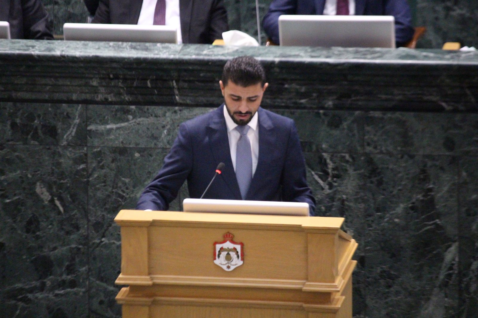 صورة حول : نائب من سحاب يحذر: "موازنة 2026 لا تعالج البطالة ولا المديونية ولا تحقق رؤية 2033" نائب من سحاب يحذر: "موازنة 2026 لا تعالج البطالة ولا المديونية ولا تحقق رؤية 2033"