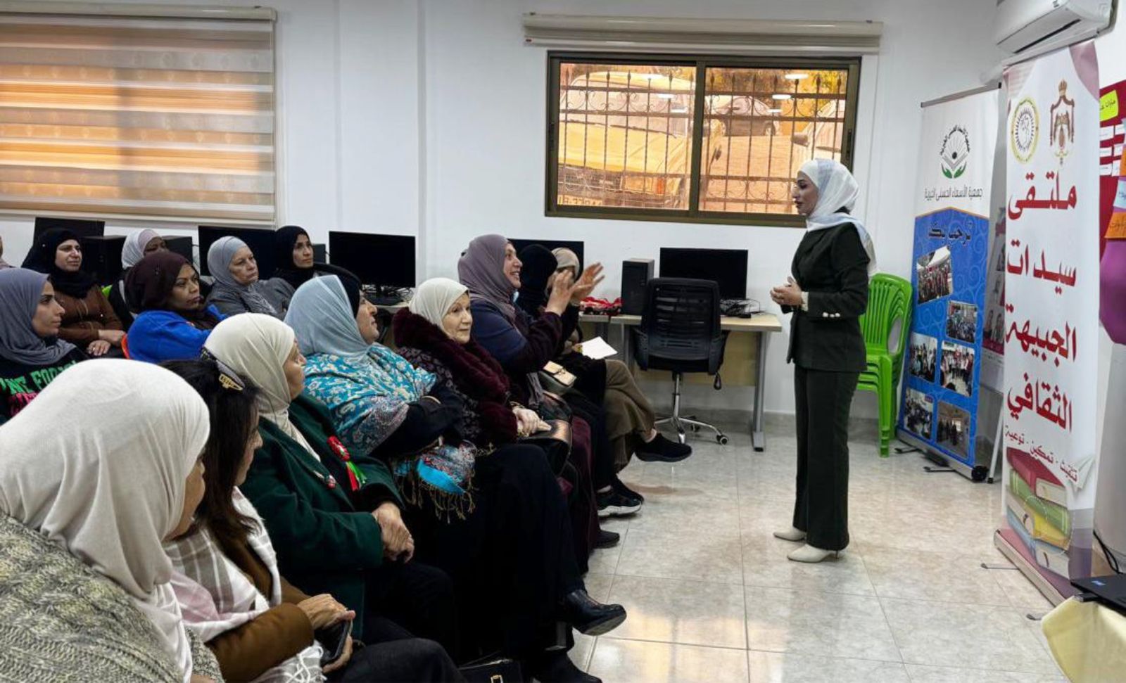 البطوش تقدم محاضرة ملتقى سيدات الجبيهة الثقافي