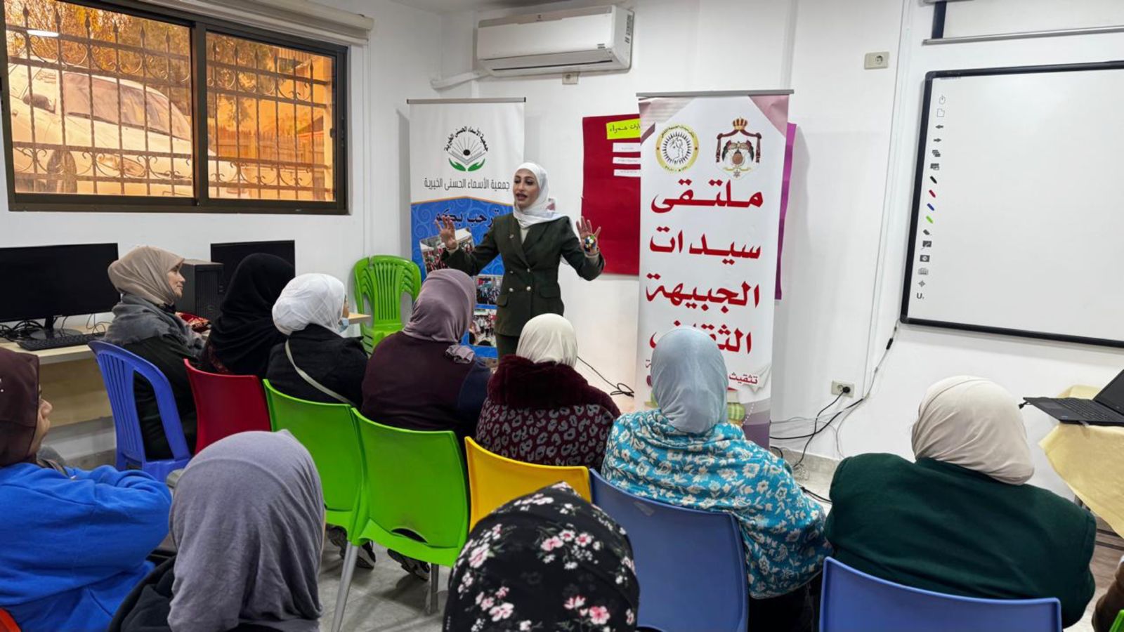 البطوش تقدم محاضرة ملتقى سيدات الجبيهة الثقافي