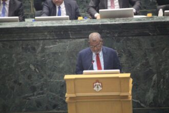 النائب فتحي البوات ينتقد الاستملاك ويهاجم مسار سكة الصافي