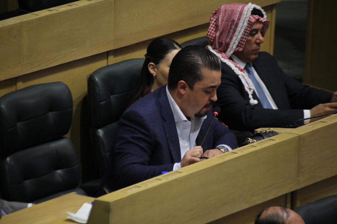 صورة حول : النائب أندريه العزوني ينتقد سياسات الحكومة والبنوك والفائدة النائب أندريه العزوني ينتقد سياسات الحكومة والبنوك والفائدة