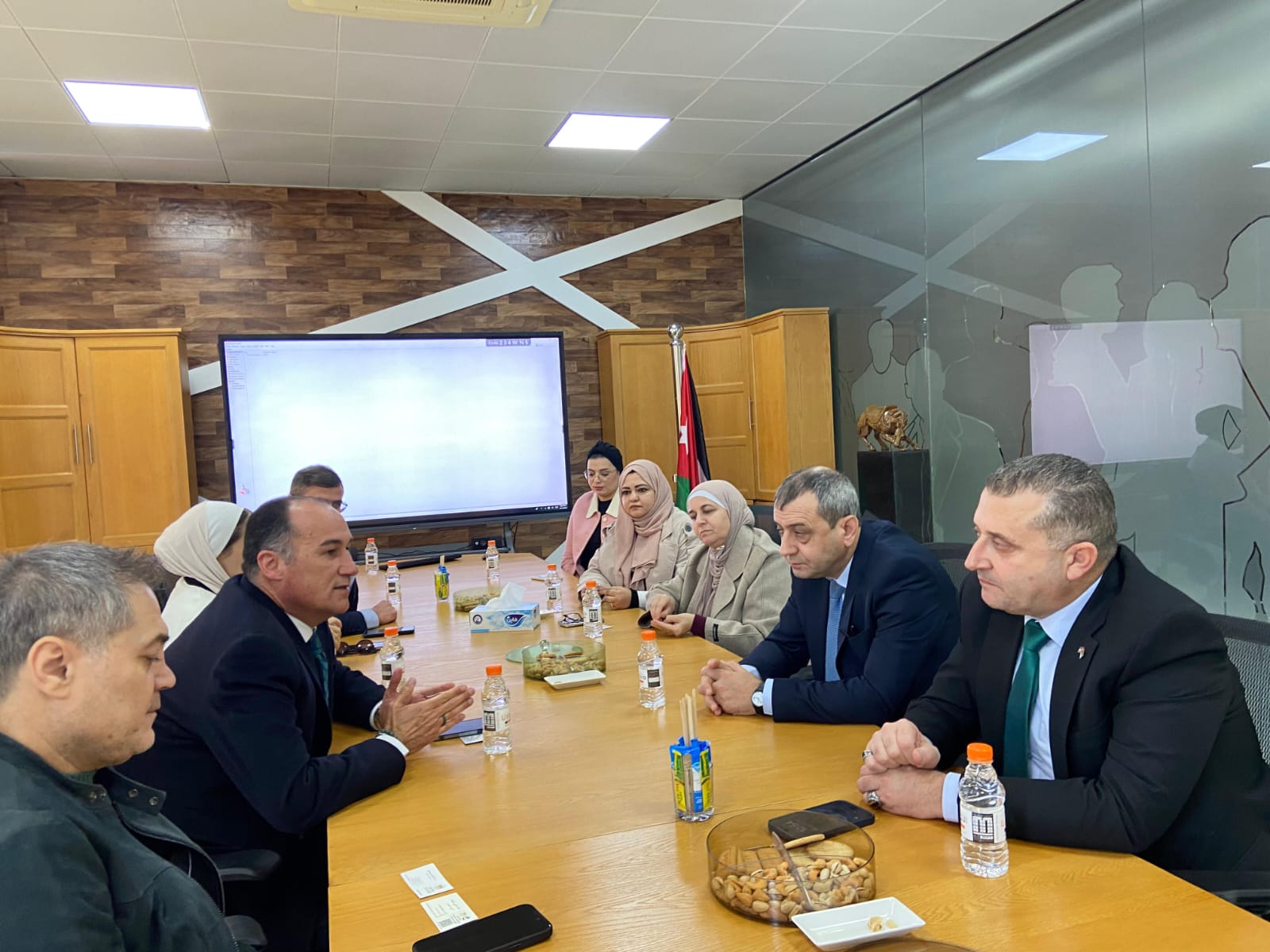 صورة حول : المدن الصناعية الأردنية وهيئة المدن والمناطق الصناعية الفلسطينية تبحثان تعزيز التعاون وتبادل الخبرات المدن الصناعية الأردنية وهيئة المدن والمناطق الصناعية الفلسطينية تبحثان تعزيز التعاون وتبادل الخبرات