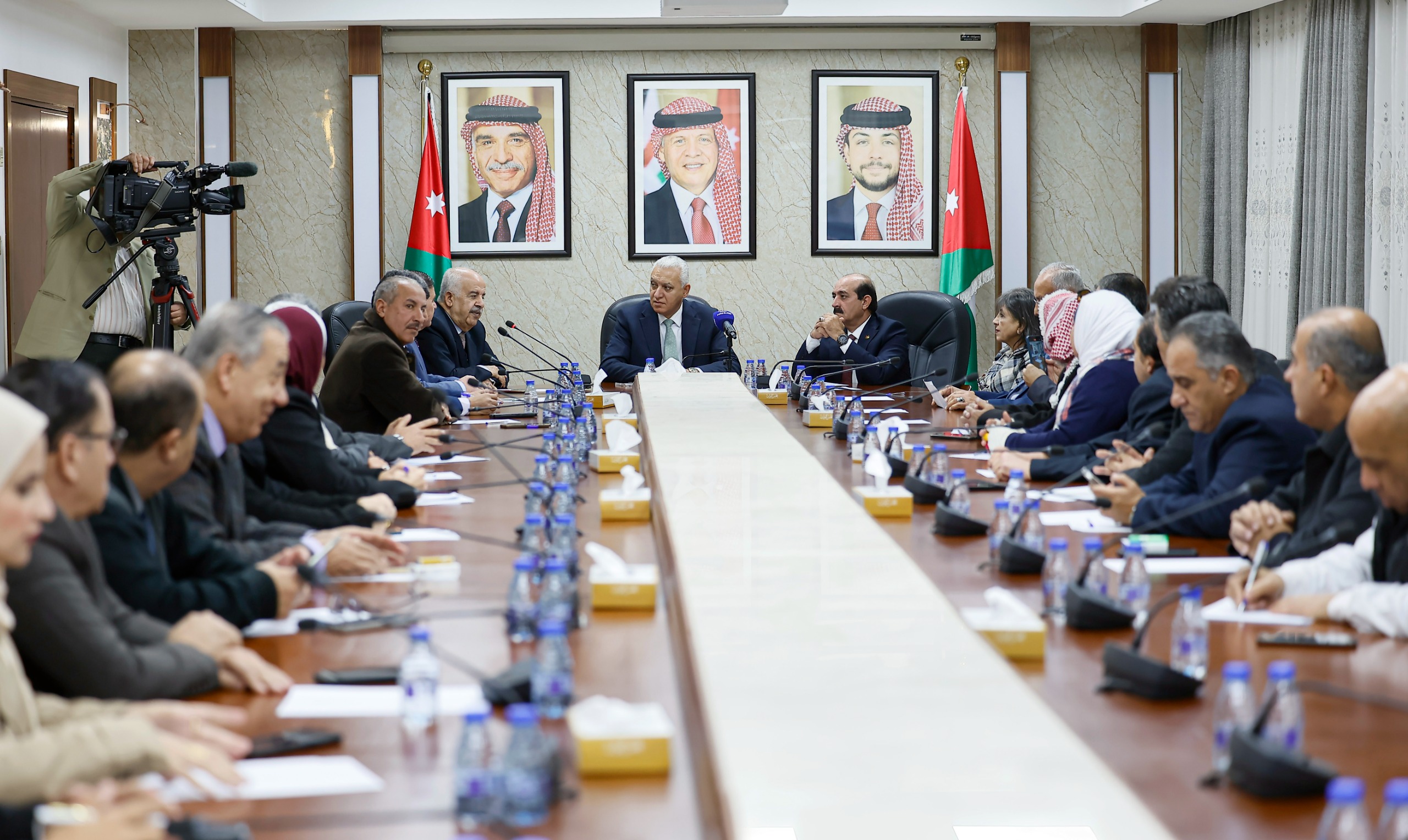 الإعلام النيابية تلتقي لجنة الكرامة للمحاربين القدامى