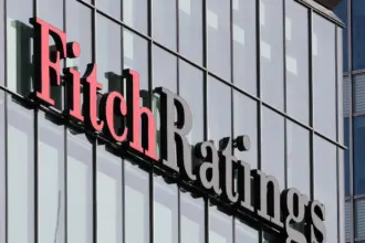 "فيتش" تمنح يوروكلير تصنيفًا سلبيًا بسبب الأصول الروسية