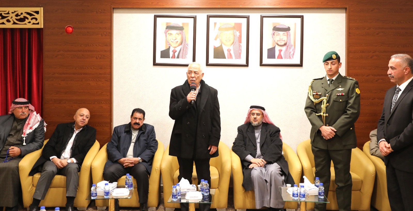 *مندوبا عن الملك وولي العهد… العيسوي يعزي عشائر حداد والعبادي والعلبي*