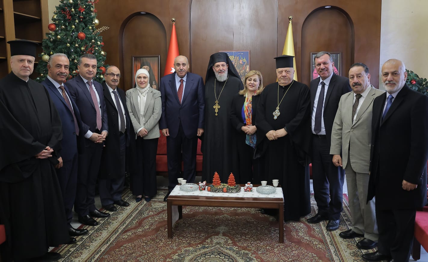 القاضي يقدم التهاني للمسيحيين في البطريركية اللاتينية ومطرانية الروم الأرثوذكس والكاثوليك