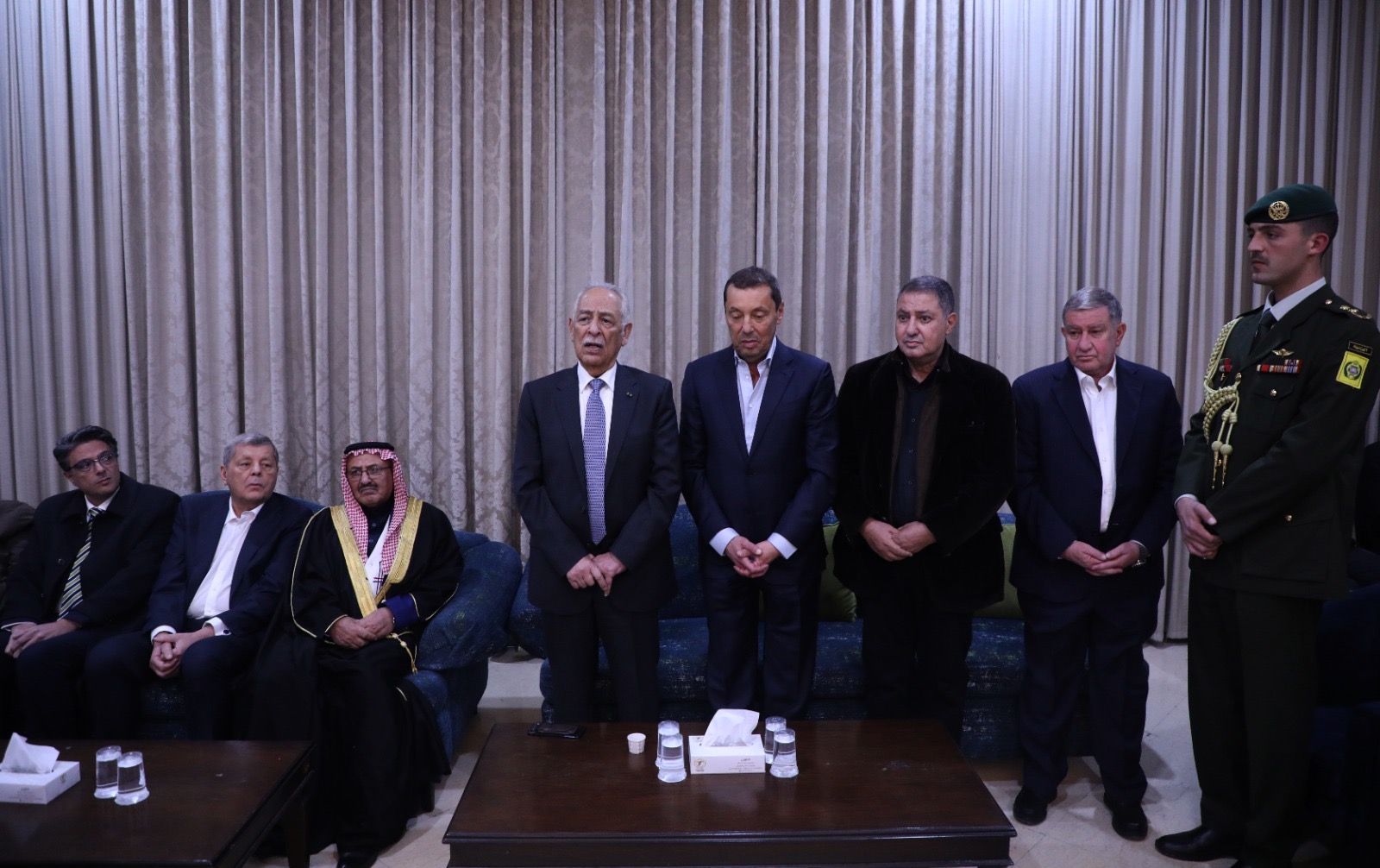 صورة حول : *مندوبا عن الملك وولي العهد.. العيسوي يعزي النابلسي والجوارنة والزغول والطراونة* *مندوبا عن الملك وولي العهد.. العيسوي يعزي النابلسي والجوارنة والزغول والطراونة*