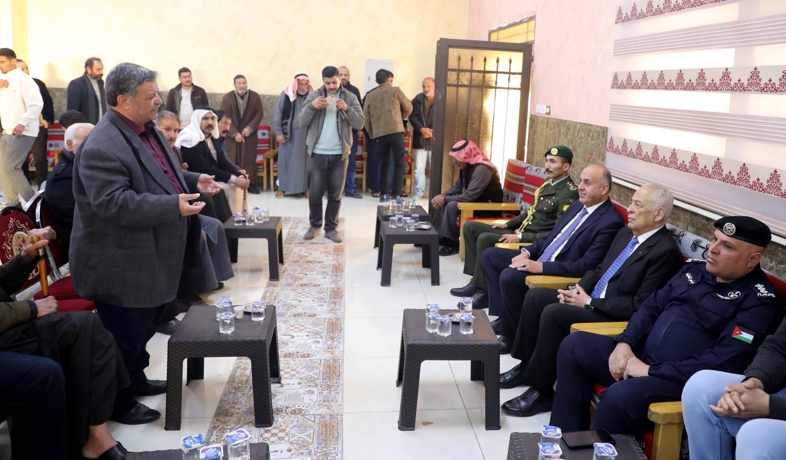 *مندوبا عن الملك وولي العهد. العيسوي يعزي العضايلة والعجارمة والخياط*