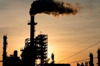 رودريغيز تتوقع قفزة استثمارية في النفط