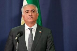 رضا بهلوي يدعو المحتجين في إيران للاستعداد للسيطرة على مراكز المدن