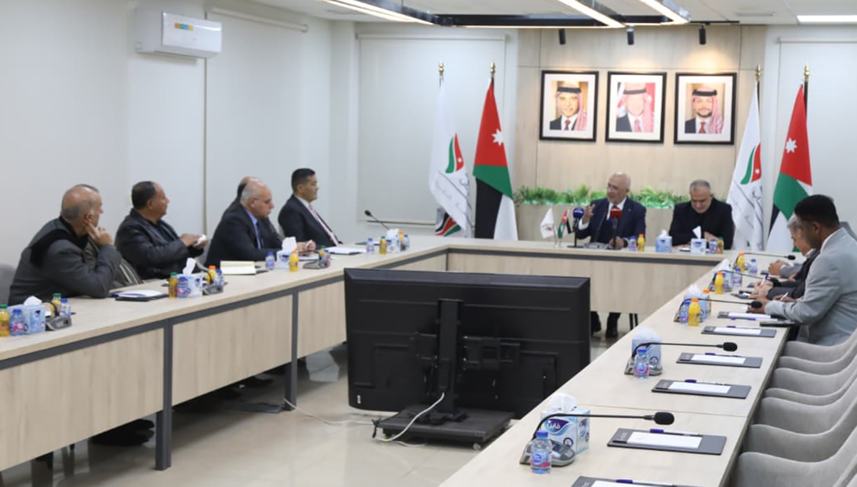 صورة حول : المعايطة يبحث التعاون الانتخابي مع رفاق السلاح المعايطة يبحث التعاون الانتخابي مع رفاق السلاح