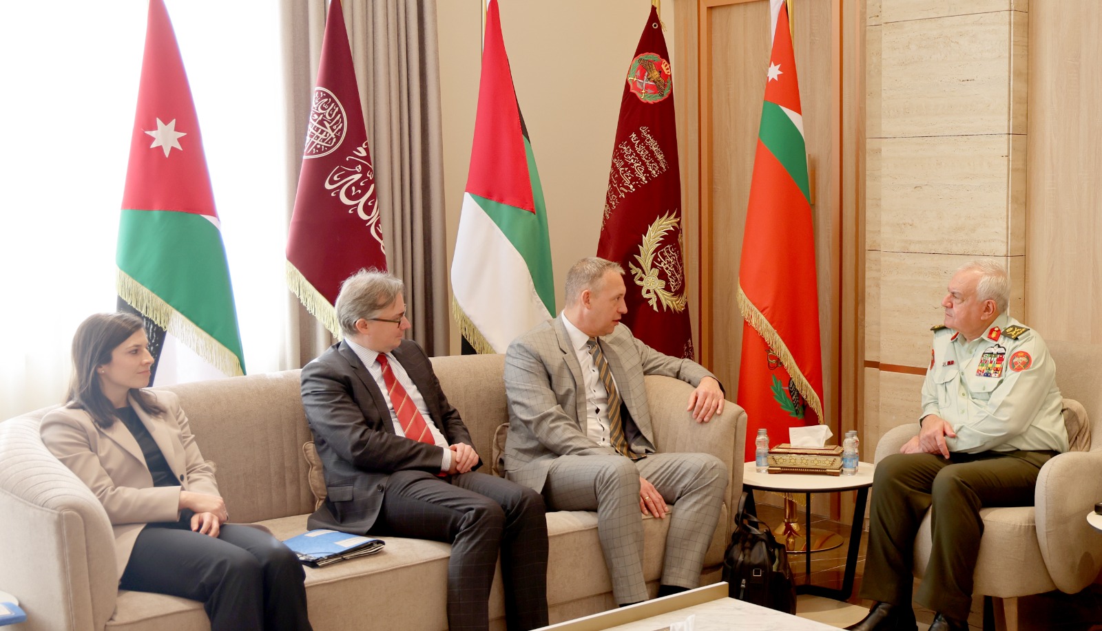 الحنيطي يبحث تعزيز التعاون العسكري مع ألمانيا