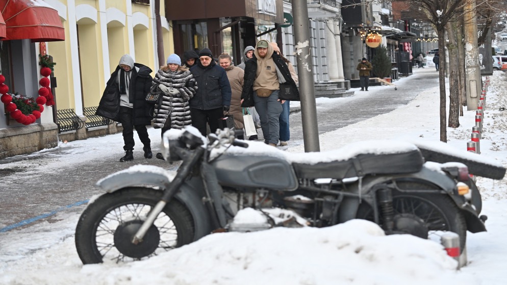 صورة حول : أكثر من ألف مبنى بلا تدفئة بعد هجوم روسي في كييف أكثر من ألف مبنى بلا تدفئة بعد هجوم روسي في كييف