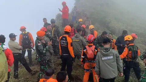 العثور على جثث ركاب طائرة الاستطلاع الإندونيسية المنكوبة