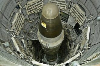 وزير الطاقة الأمريكي يتحدث عن إجراء تجربة نووية