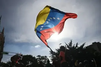الخارجية الأميركية تحذر رعاياها من فنزويلا 