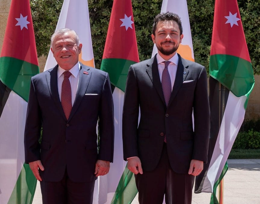 صورة حول : ولي العهد يهنئ الملك بعيد ميلاده "فيديو" ولي العهد يهنئ الملك بعيد ميلاده "فيديو"